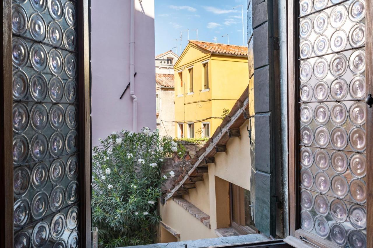 Residenza Centopietre - Dorsoduro By Wonderful Italy Венеция Экстерьер фото