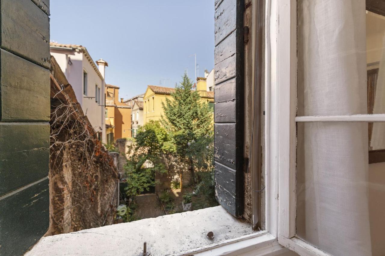 Residenza Centopietre - Dorsoduro By Wonderful Italy Венеция Экстерьер фото