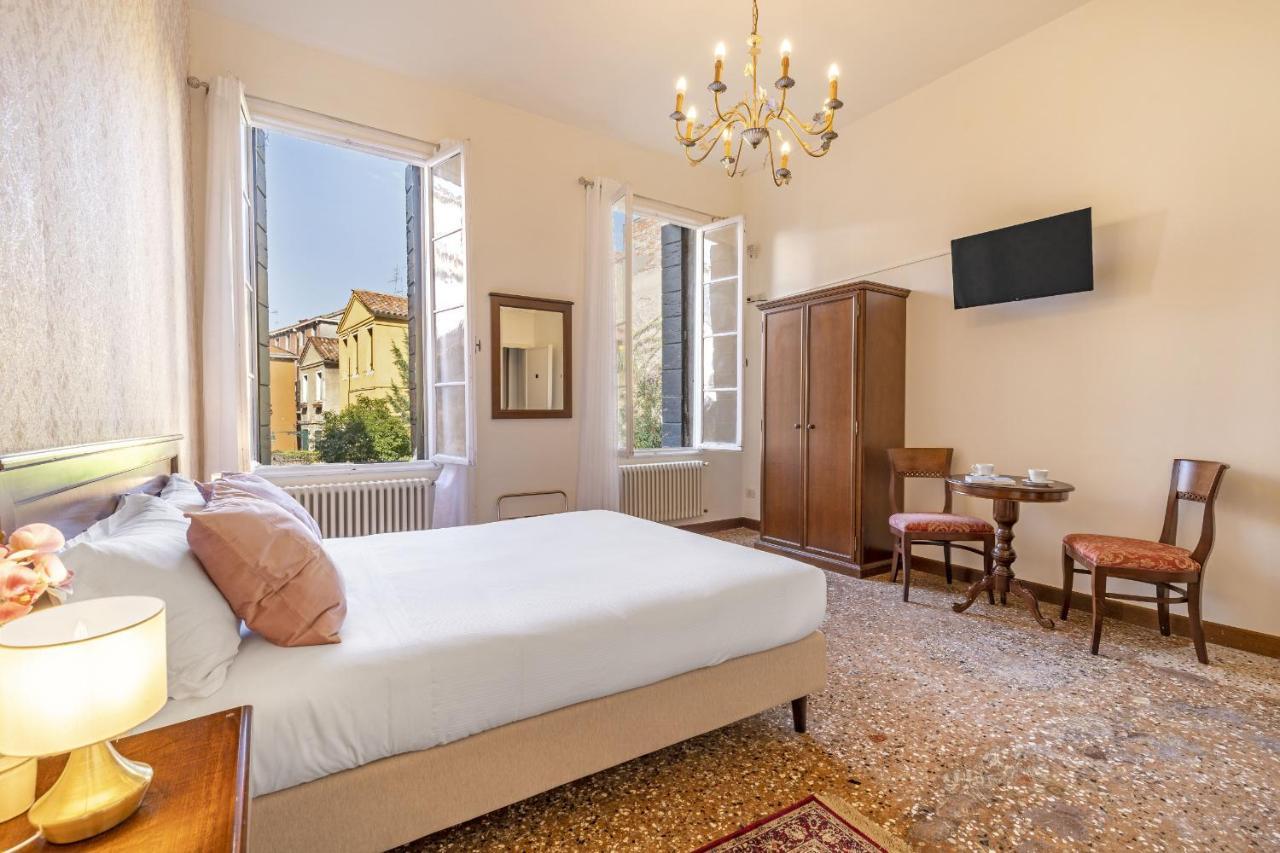 Residenza Centopietre - Dorsoduro By Wonderful Italy Венеция Экстерьер фото