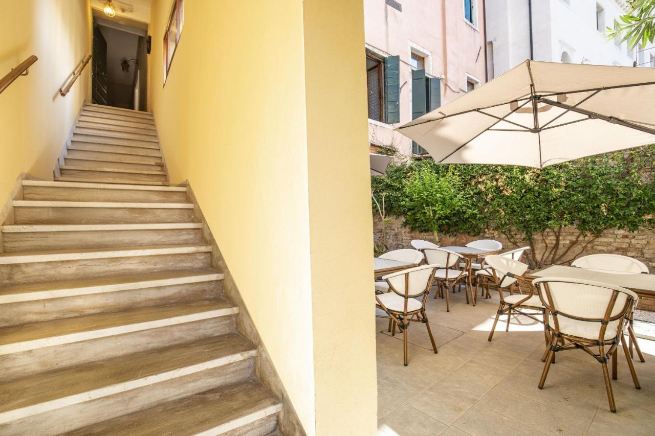 Residenza Centopietre - Dorsoduro By Wonderful Italy Венеция Экстерьер фото