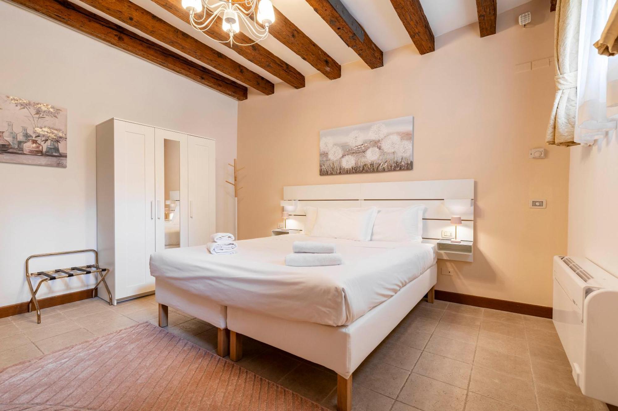 Residenza Centopietre - Dorsoduro By Wonderful Italy Венеция Экстерьер фото